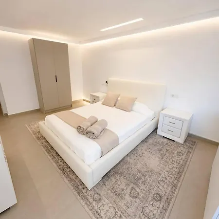 Villa Luxury With Mediterranean And Calp